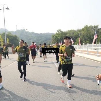 Runner Photo 6932036