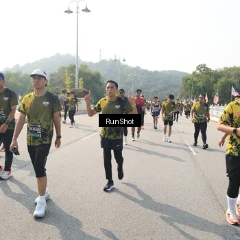 Runner Photo 6932039