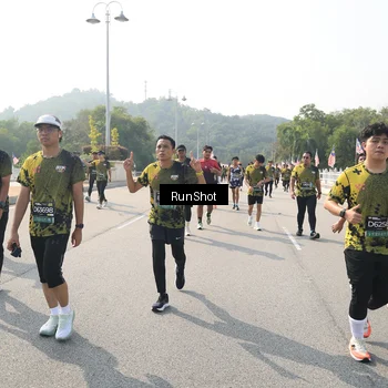 Runner Photo 6932040