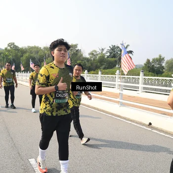 Runner Photo 6932041