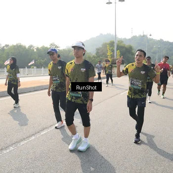 Runner Photo 6932044