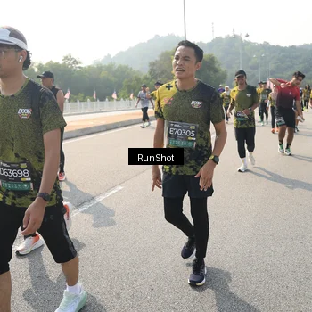 Runner Photo 6932046