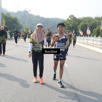 Runner Photo 6932070