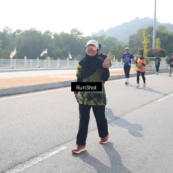 Runner Photo 6932102