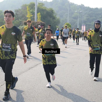 Runner Photo 6932104