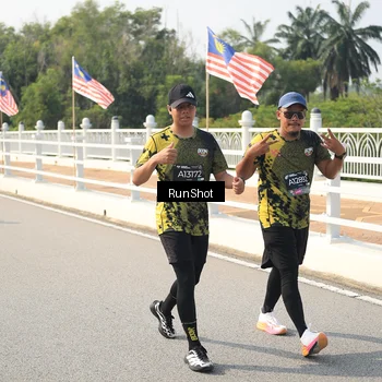 Runner Photo 6932105