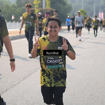 Runner Photo 6932112