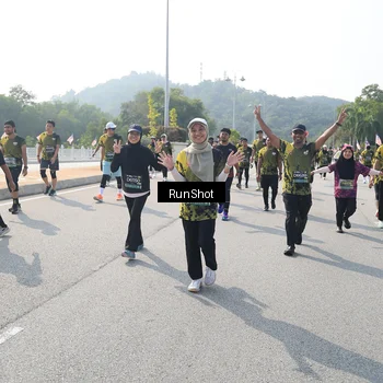 Runner Photo 6932186