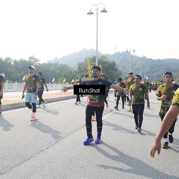 Runner Photo 6932199