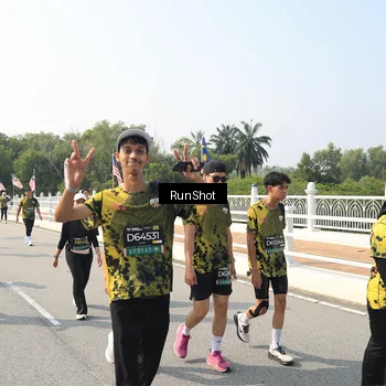 Runner Photo 6932202