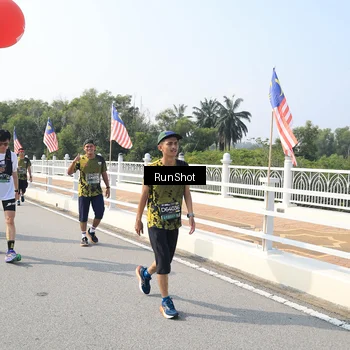 Runner Photo 6932296