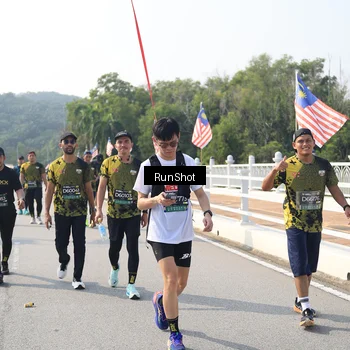 Runner Photo 6932300