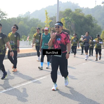 Runner Photo 6932338