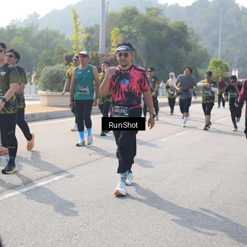 Runner Photo 6932340