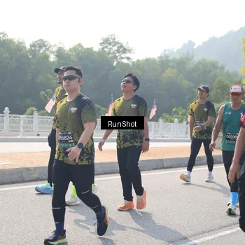 Runner Photo 6932343
