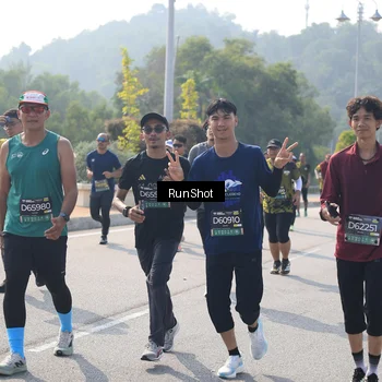 Runner Photo 6932344