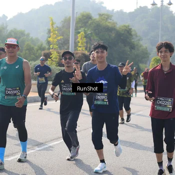 Runner Photo 6932345
