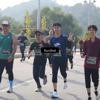 Runner Photo 6932353