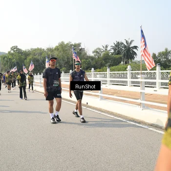 Runner Photo 6932363