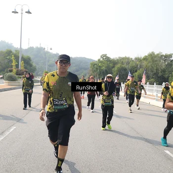 Runner Photo 6932383