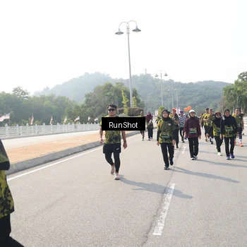 Runner Photo 6932393