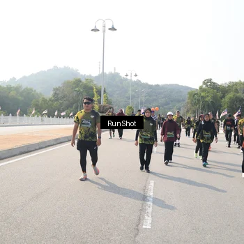 Runner Photo 6932405