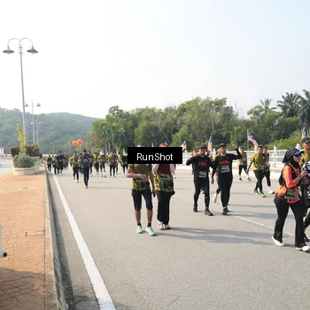 Runner Photo 6932423