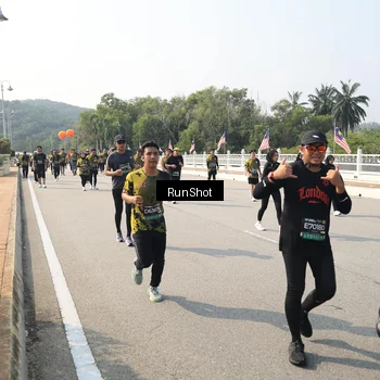 Runner Photo 6932457