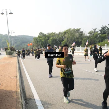 Runner Photo 6932459