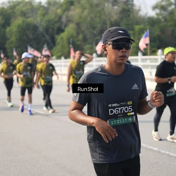 Runner Photo 6932471