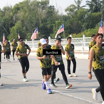 Runner Photo 6932480