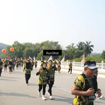 Runner Photo 6932492