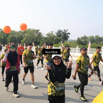 Runner Photo 6932544