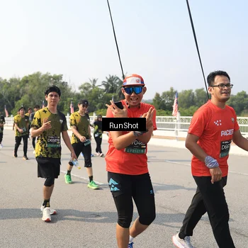 Runner Photo 6932571