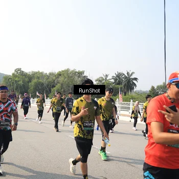 Runner Photo 6932573