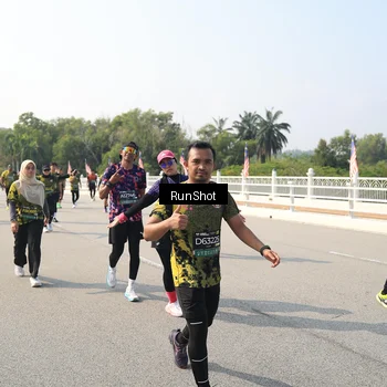 Runner Photo 6932619