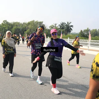 Runner Photo 6932625