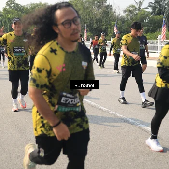 Runner Photo 6932646