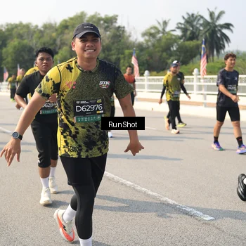 Runner Photo 6932653