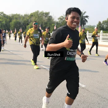 Runner Photo 6932656
