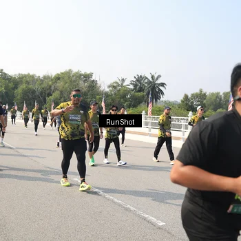 Runner Photo 6932659