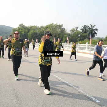Runner Photo 6932690