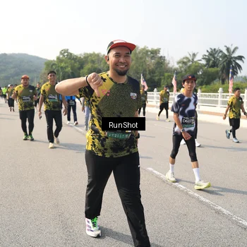 Runner Photo 6932692