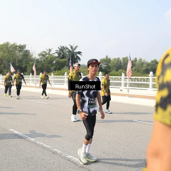 Runner Photo 6932699