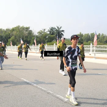 Runner Photo 6932701