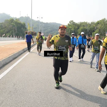 Runner Photo 6932706