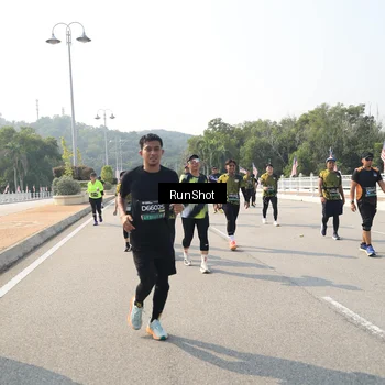 Runner Photo 6932732