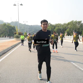 Runner Photo 6932736