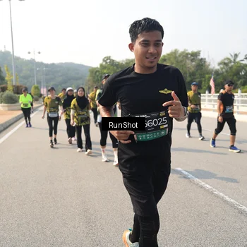 Runner Photo 6932737