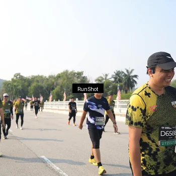 Runner Photo 6932793